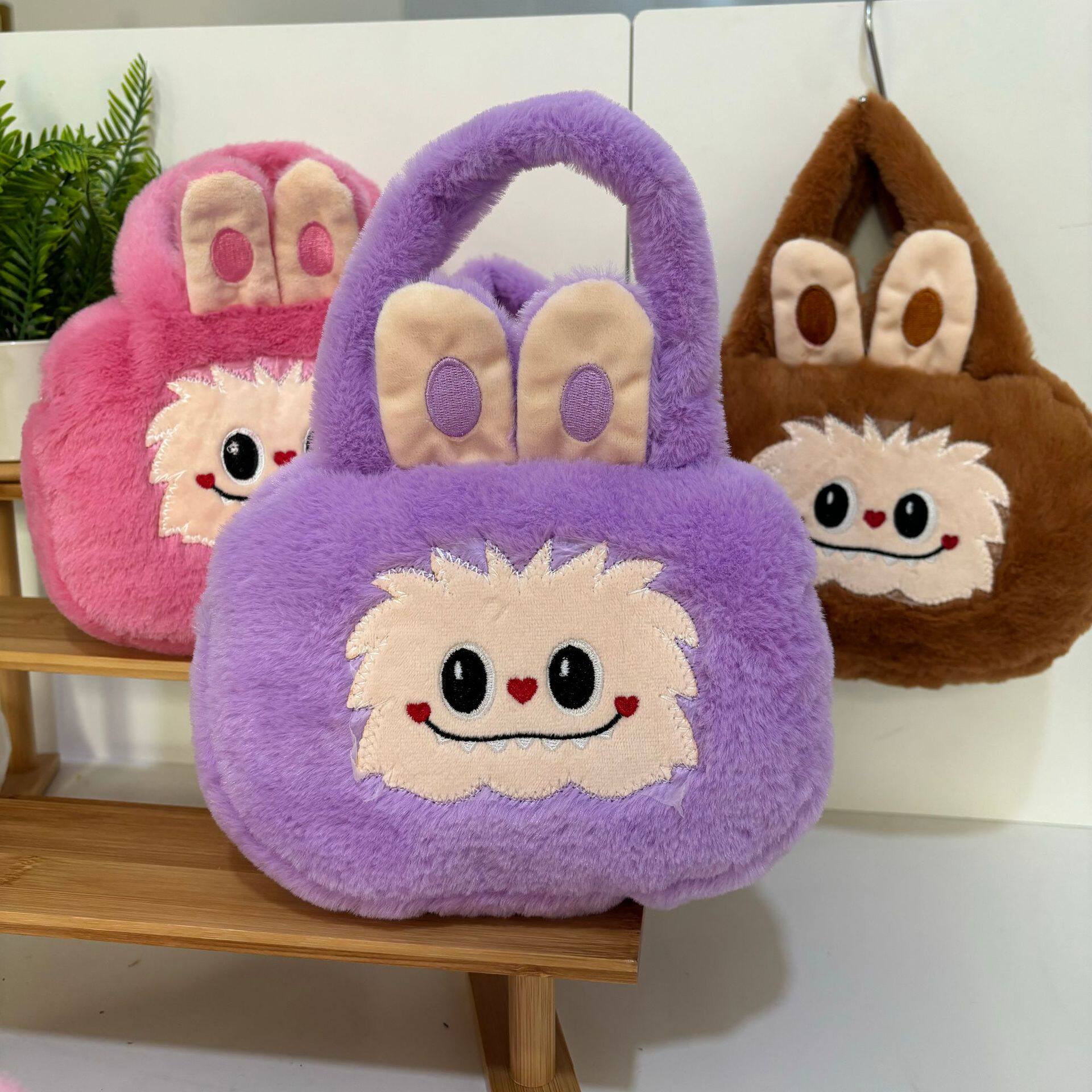 ラブブスクエアバッグ