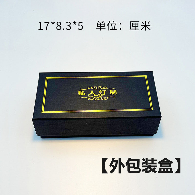 ロゴの黒い眼鏡ケース