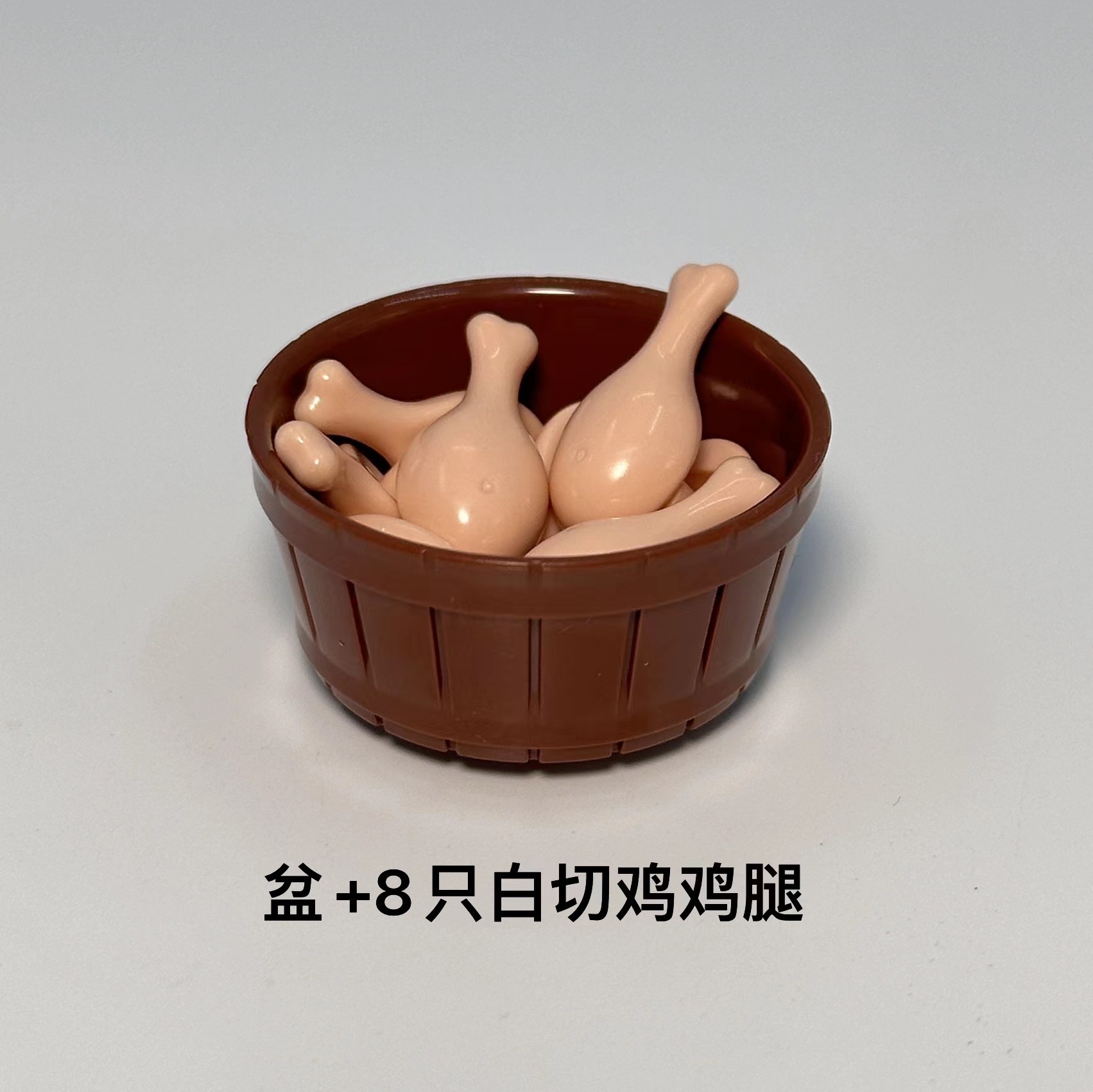 盆8羽の白切鶏の足