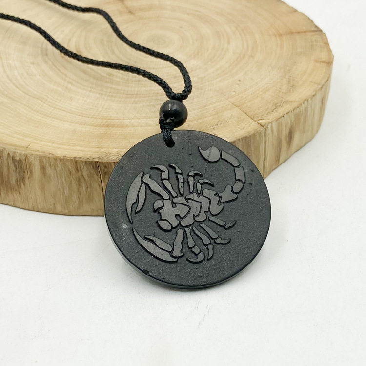 サソリペンダント