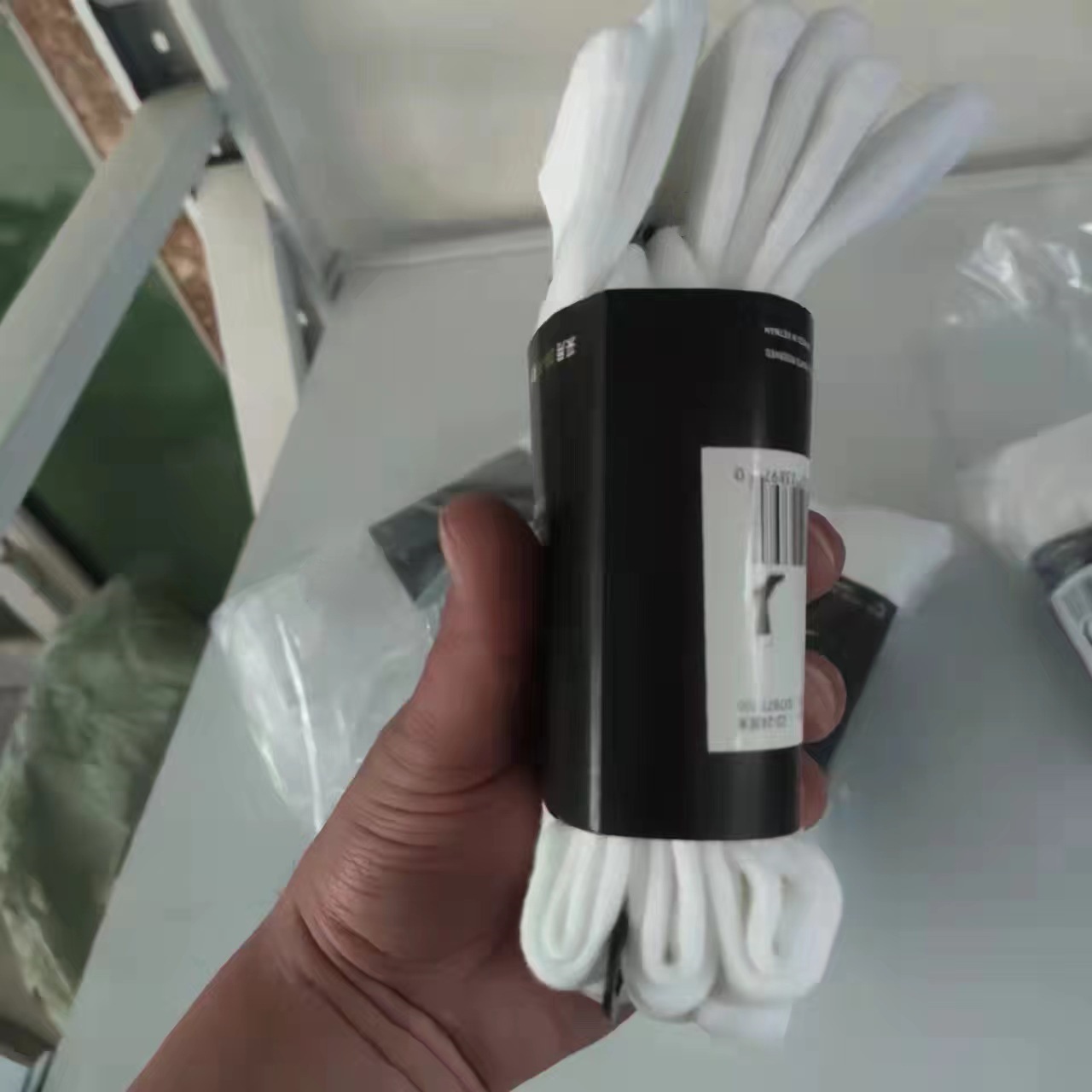 オールシーズン対応の細いロングチューブ ホワイト