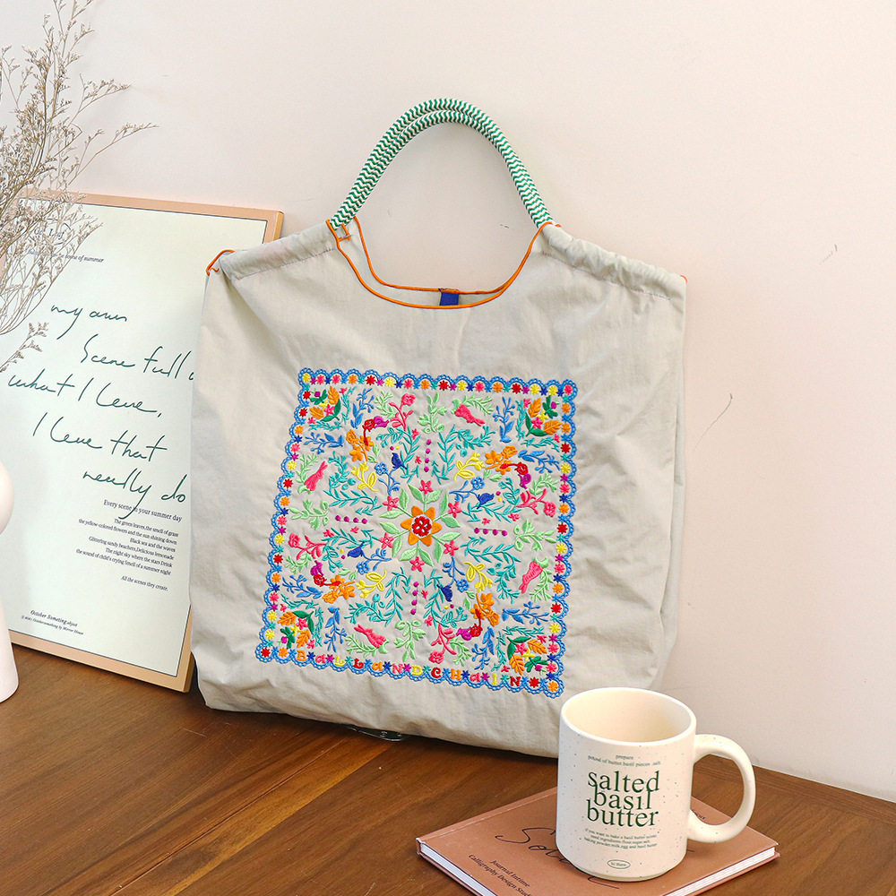 ライトグレー・花柄