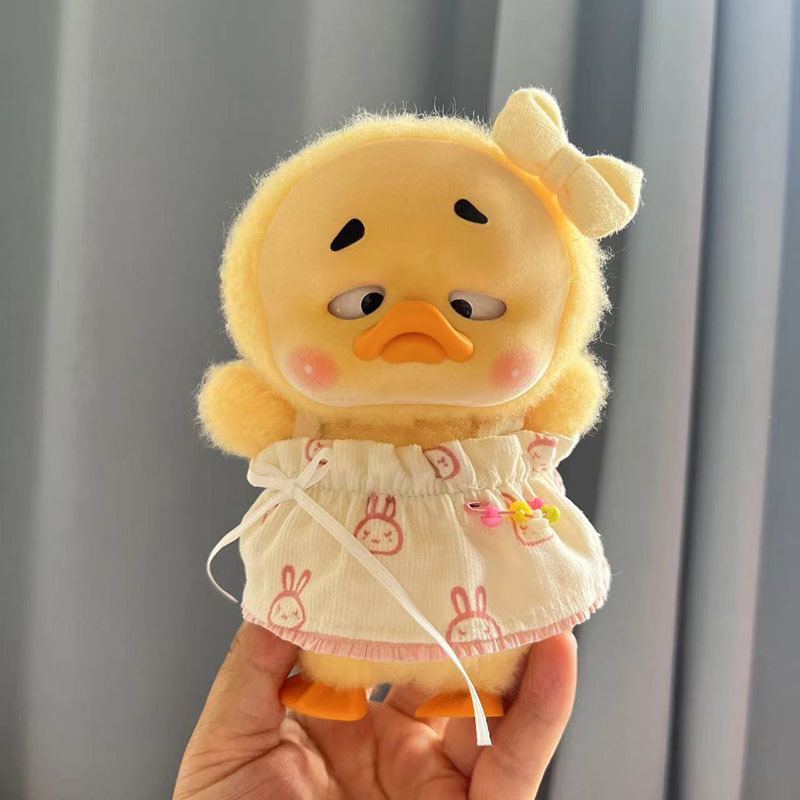 ピンの小さいウサギの頭のスカート