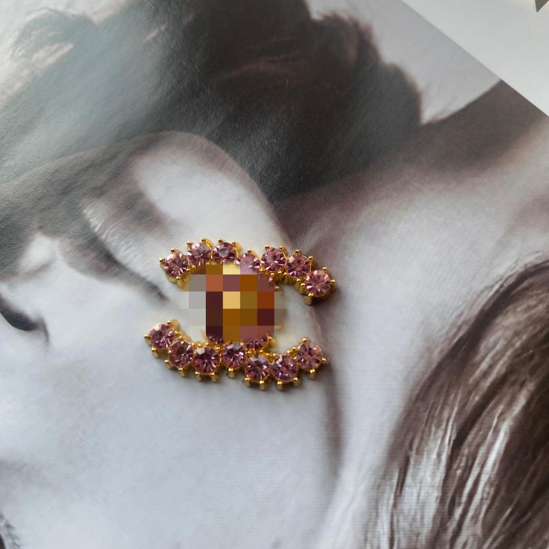 ピンクのラインストーン