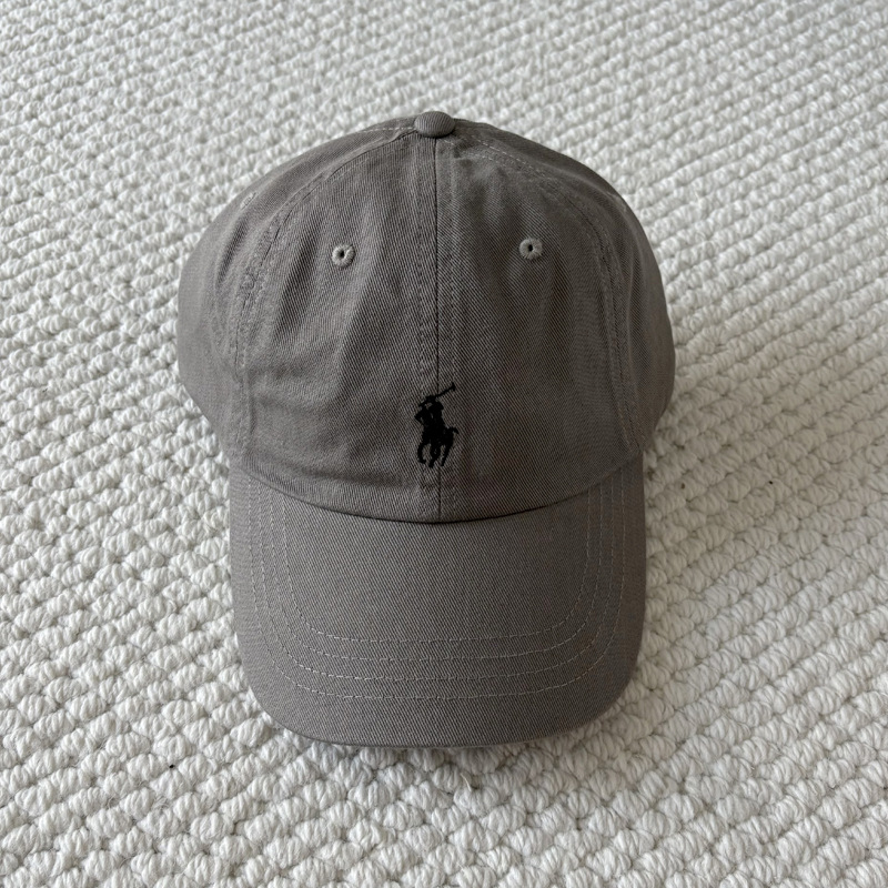 セメントグレー