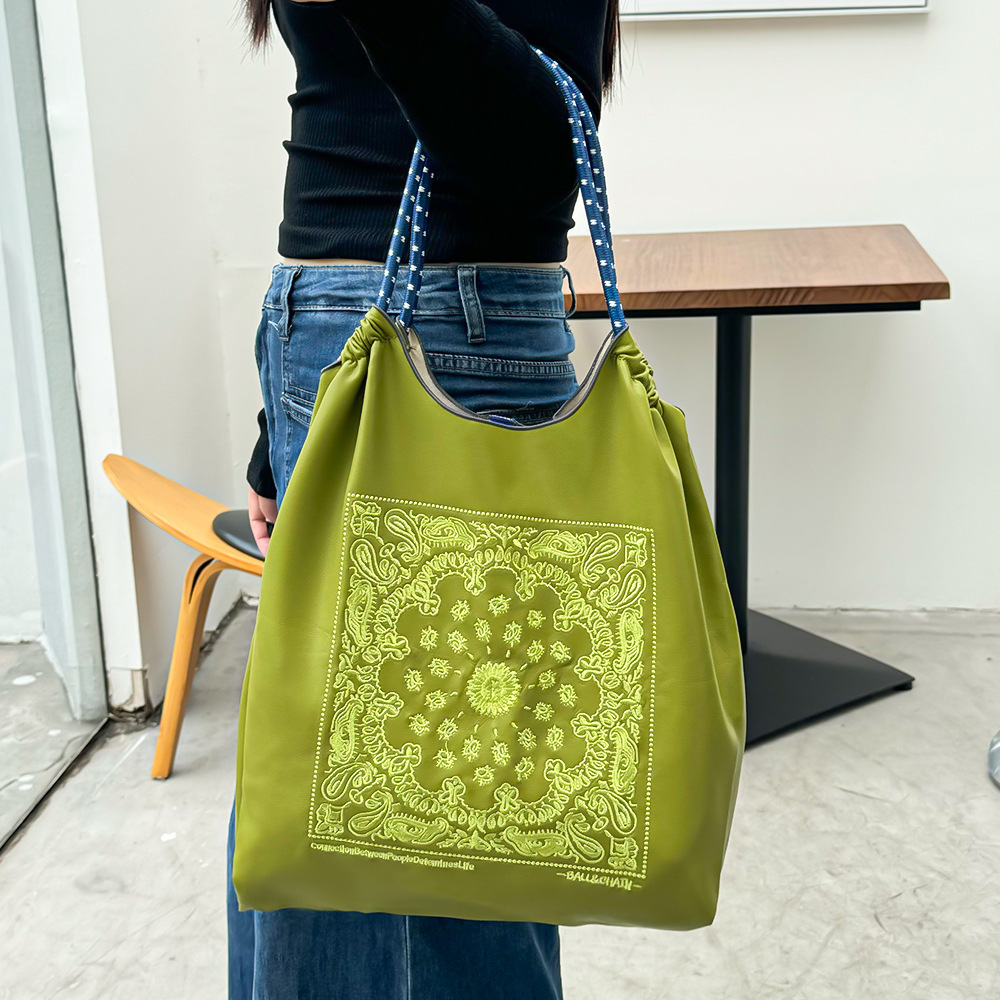 グリーン・カシューフラワー【ショルダーストラップ除く】