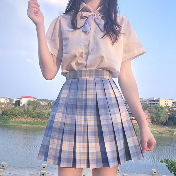 Gq9102チェックスカート + 蝶ネクタイ