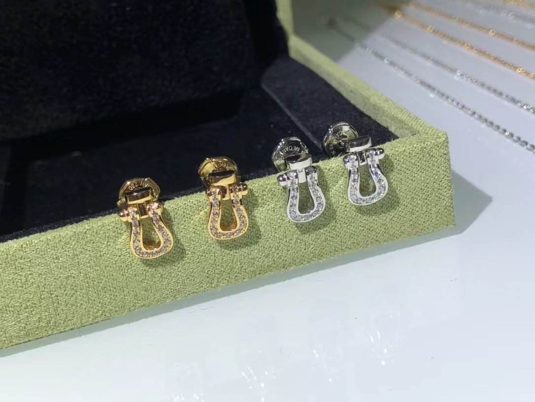 シャンパンピアス