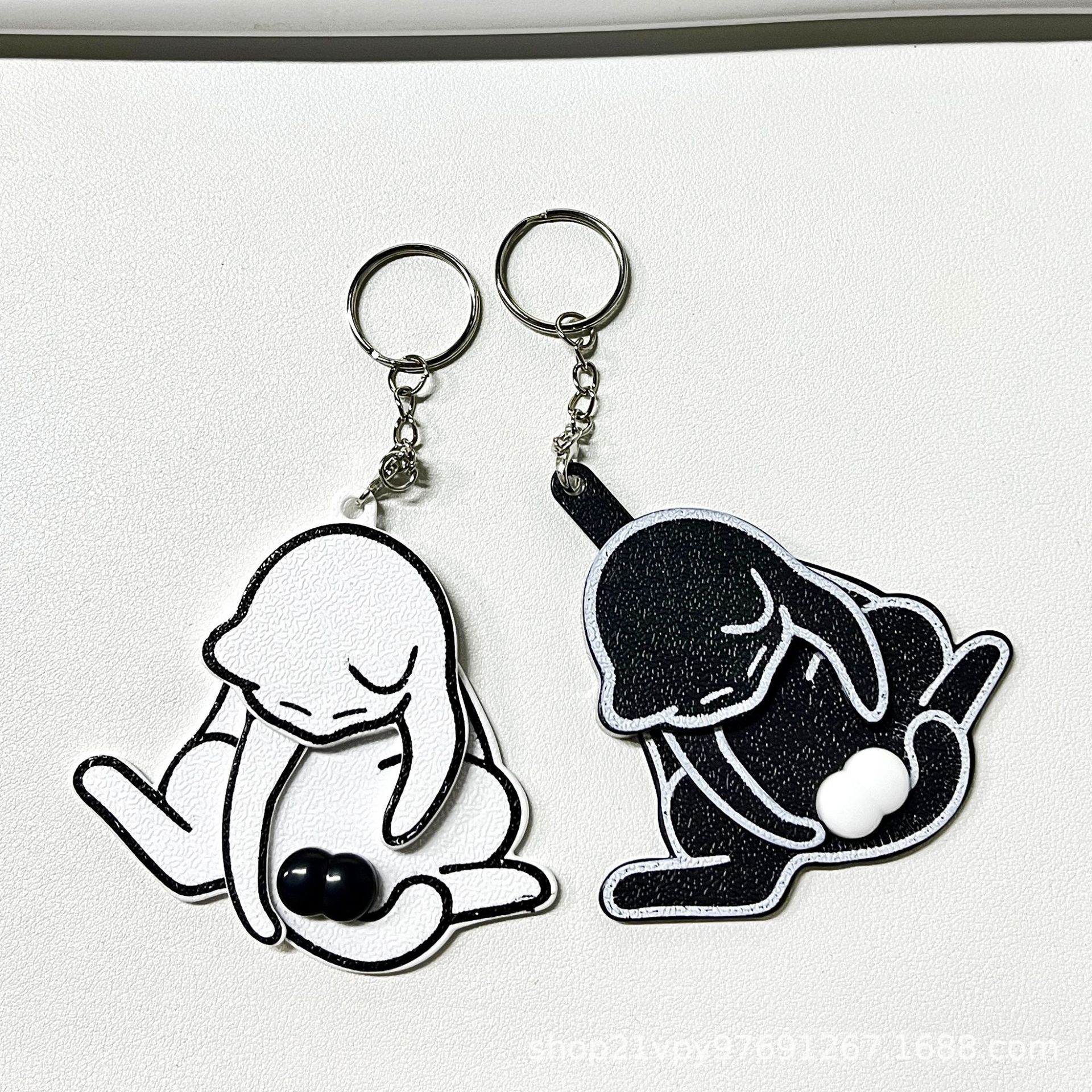 白黒の卵猫キーホルダー【2個】
