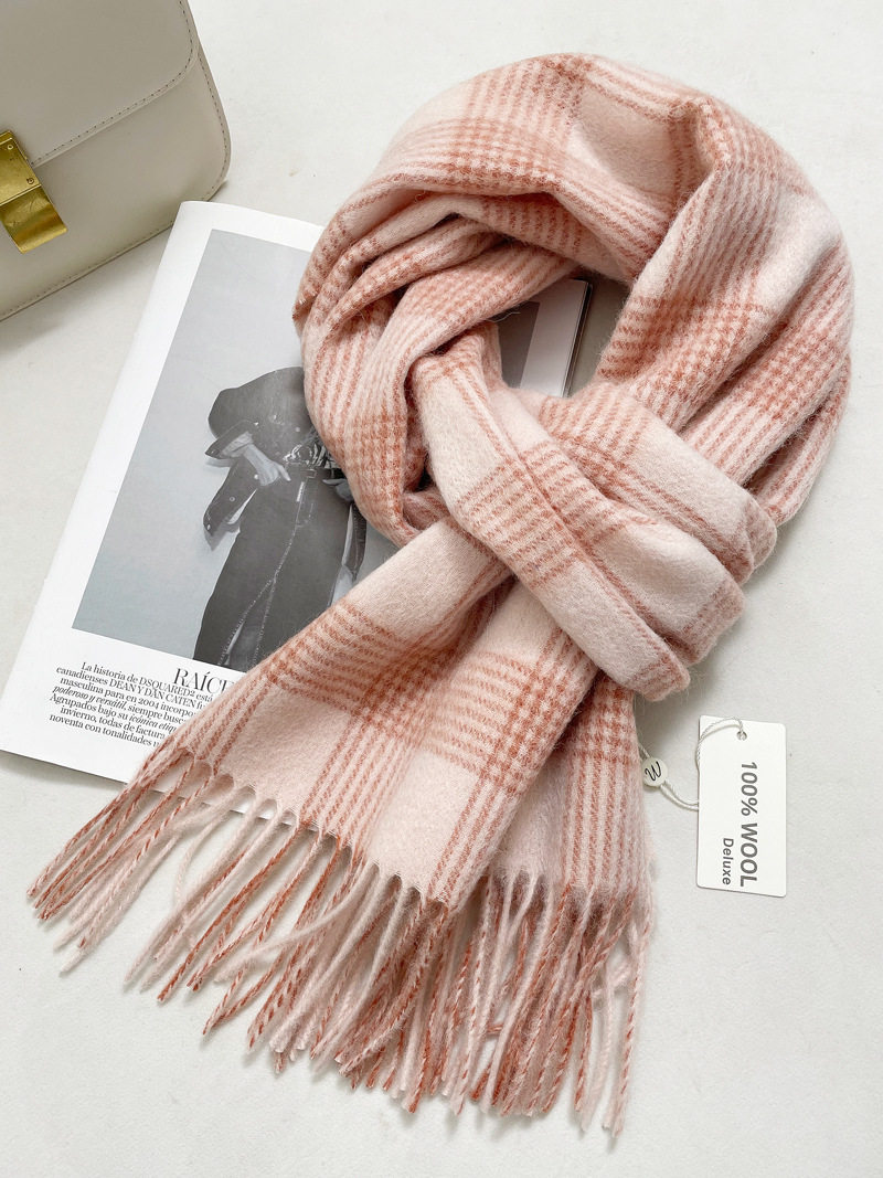 細かいオレンジ色の粉末