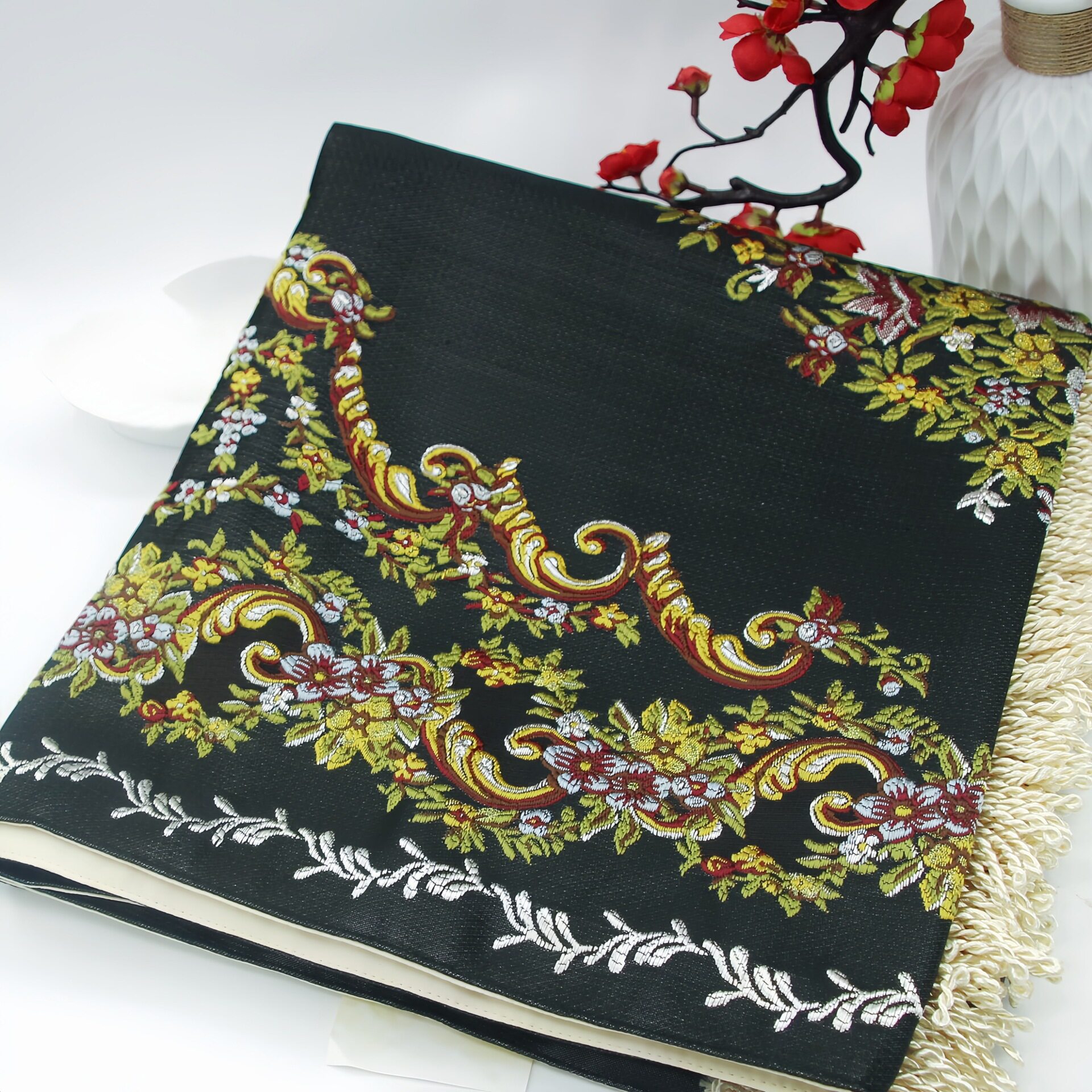 ブラック(刺繍ブランケット、花瓶風)