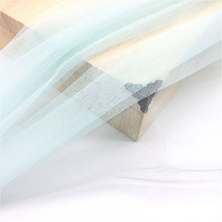 5 # 淡い湖ブルー