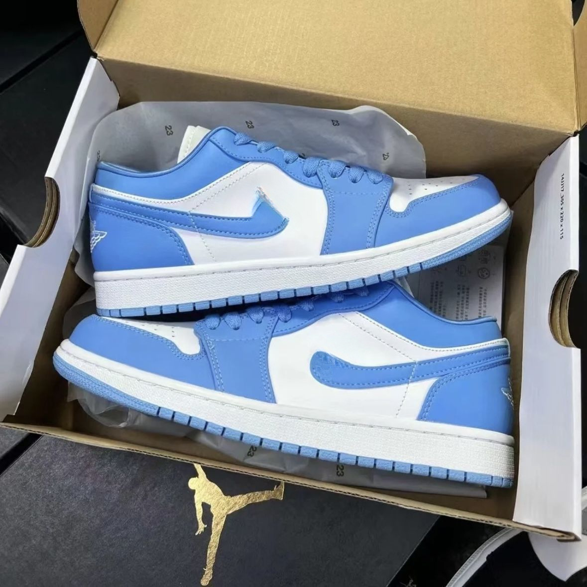 AJ ロートップ ノースカロライナ ブルー