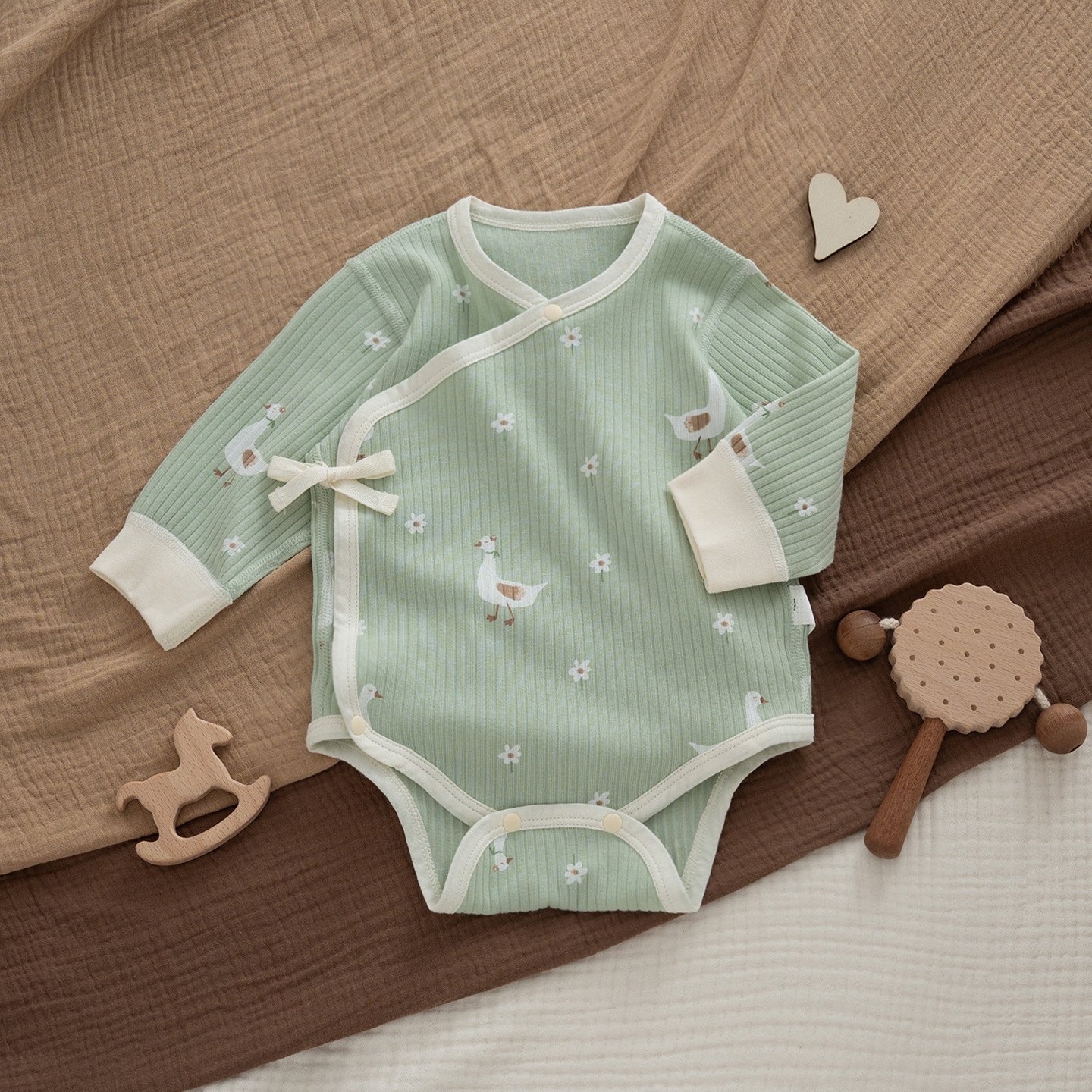 ミントグリーンの小さな白いガチョウのバッグ 1 枚