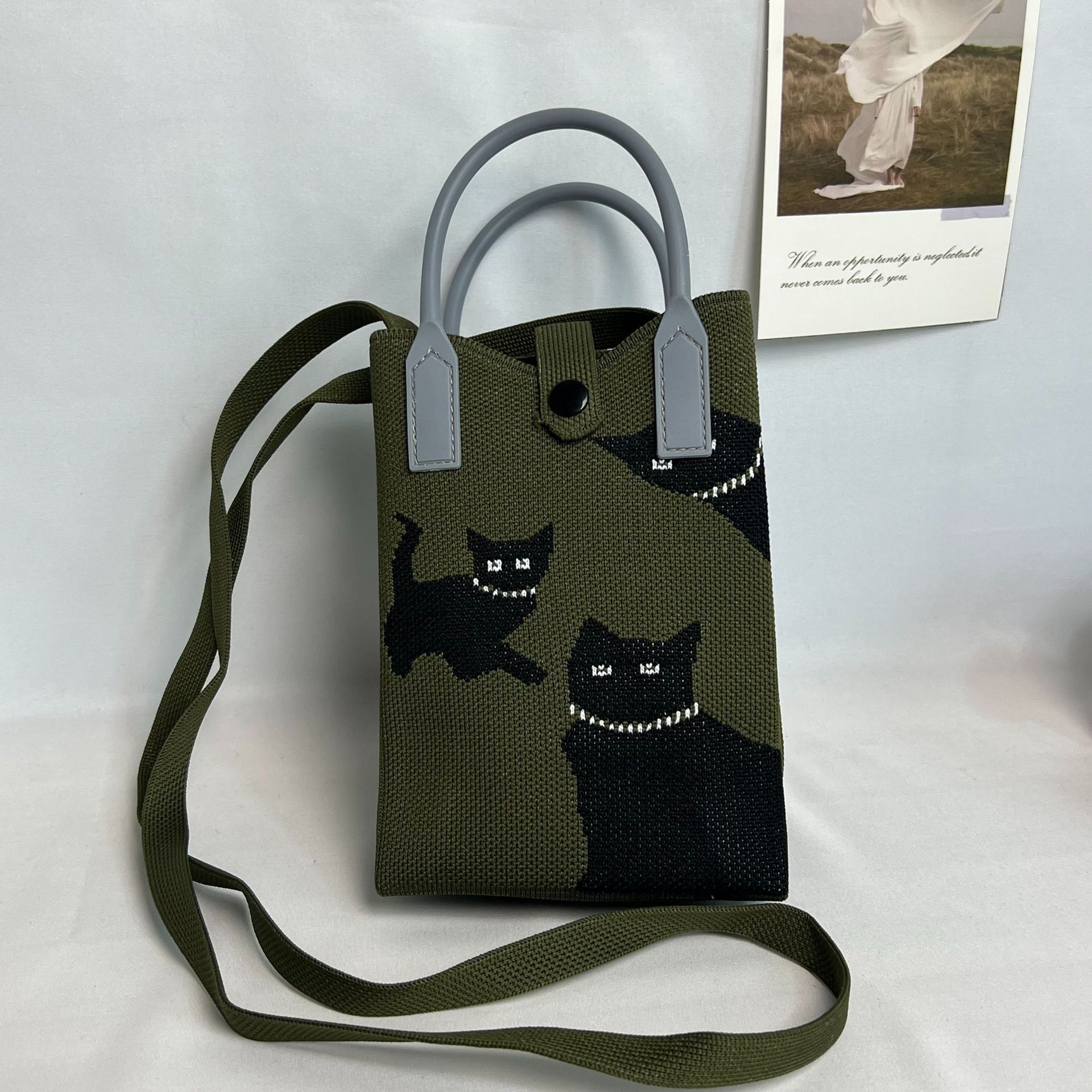 3匹の猫 ダークグリーン