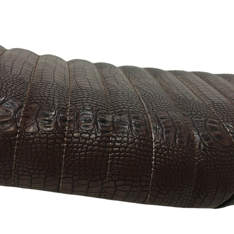 フラットブラウンクロコダイルパターン