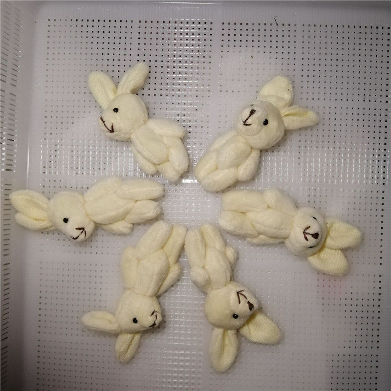 8cm米白の長い毛のウサギ
