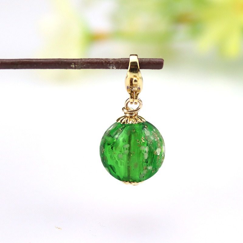 グラスグリーン夜光エッセンシャルオイルビーズペンダント（ロブスタークラスプスタイル）