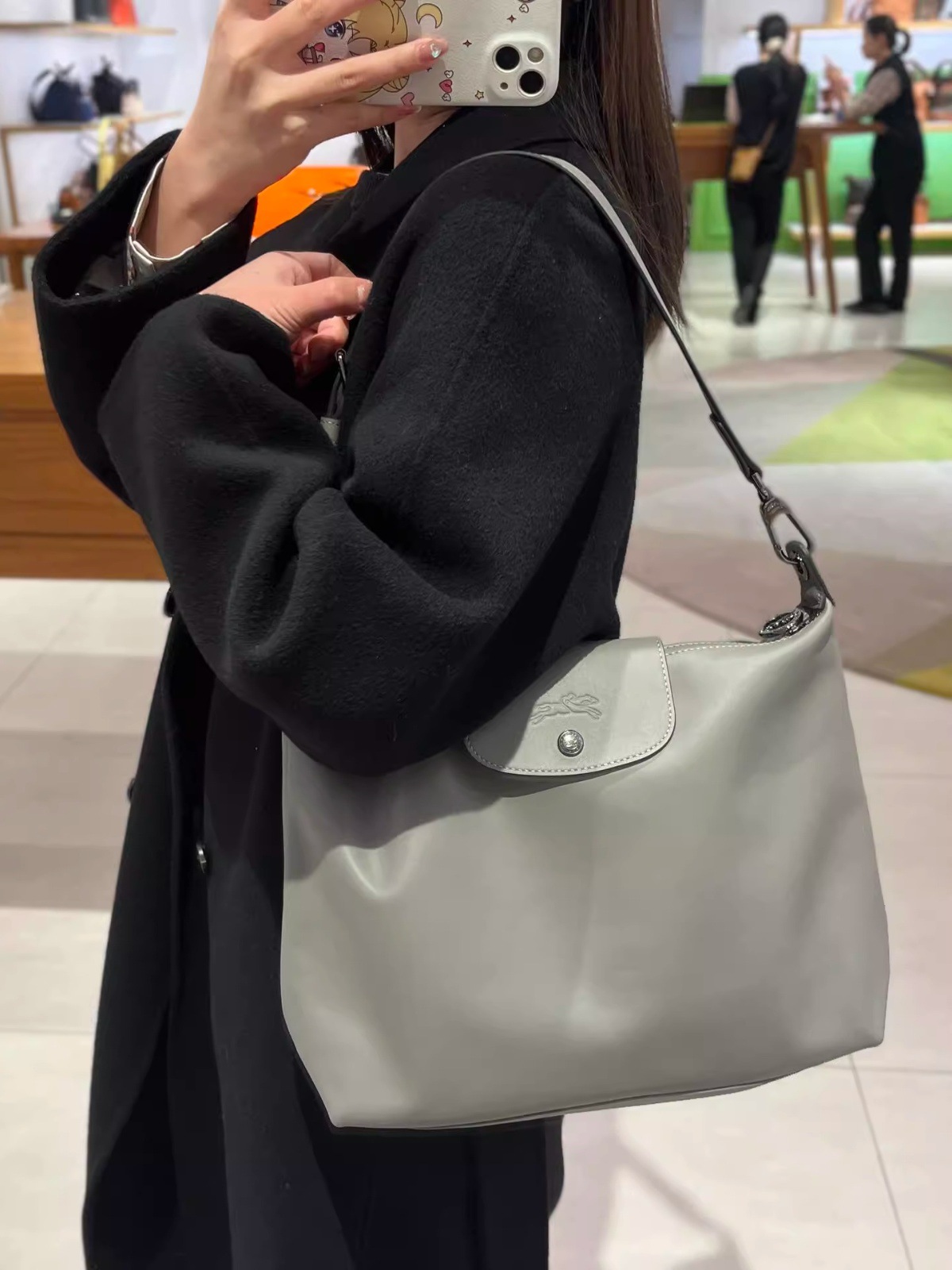 エレファントグレー