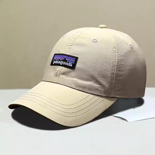 ベージュ