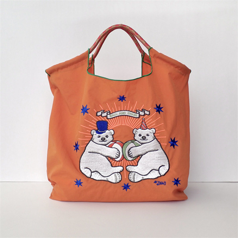 【刺繍金】オレンジ色の抱熊