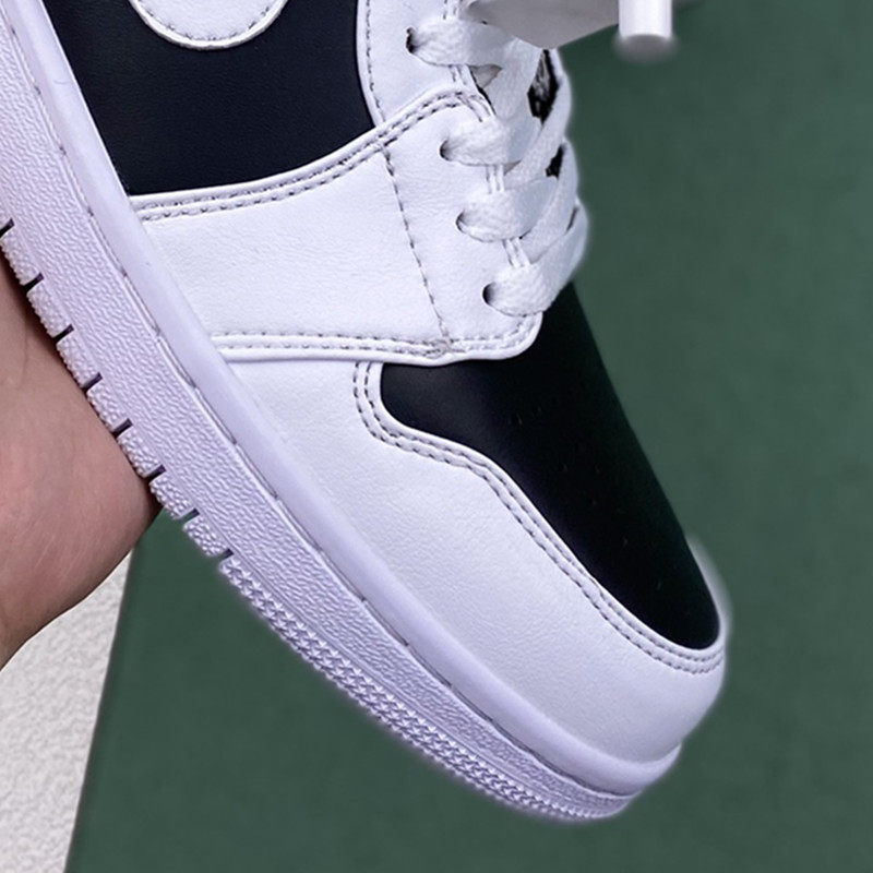 AJ1 ロートップ白黒パンダ