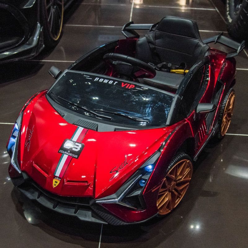 大型塗装済みレッド四輪駆動 + フル機能 + レザーシート + 超リチウム電池 - 特大モデル + 3 スピードリモコン +