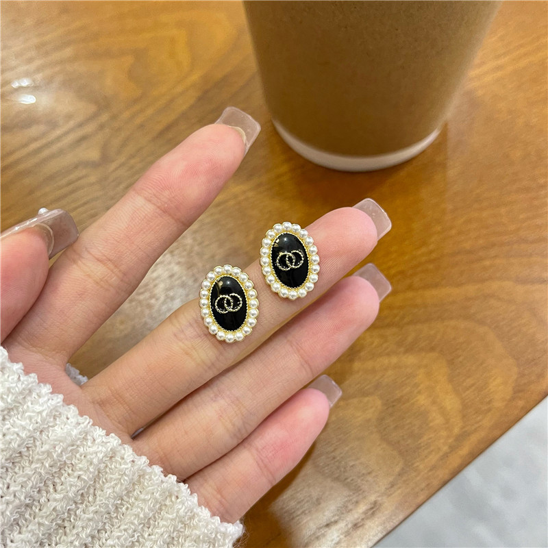 ピアス