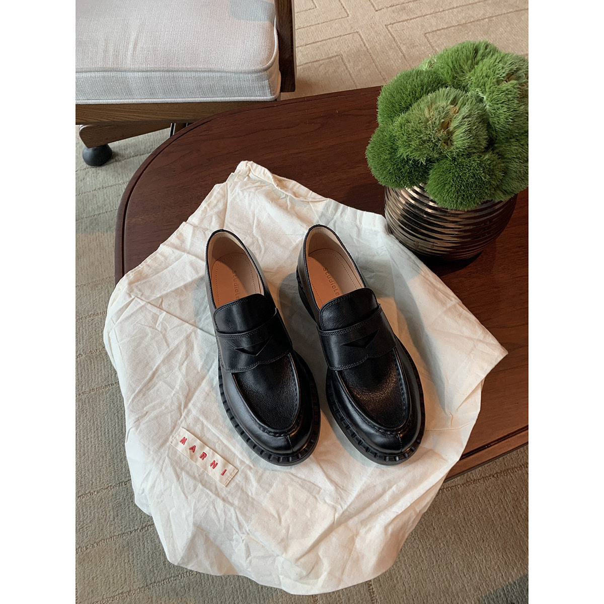 タイヤ水牛ブラック