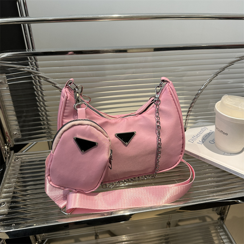 ピンク
