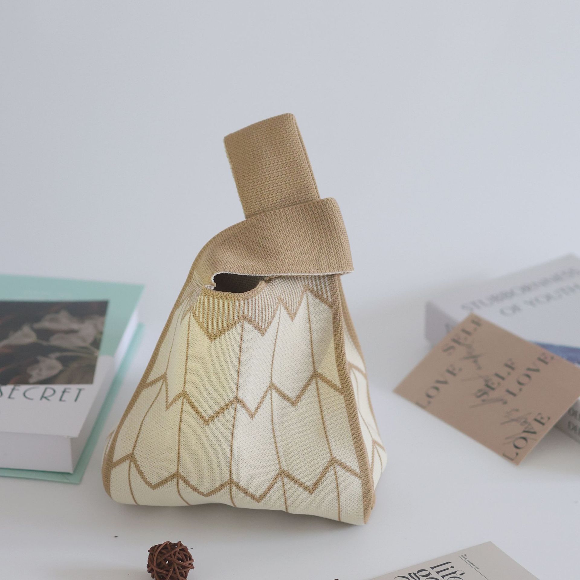 アローブラウン