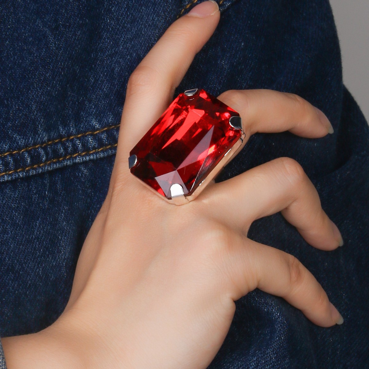 シルバーレッドダイヤモンド