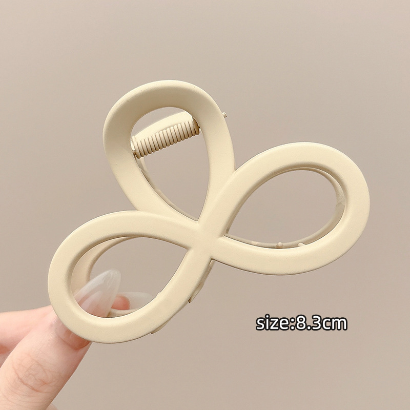 3 # ミルク茶色の八字クリップ