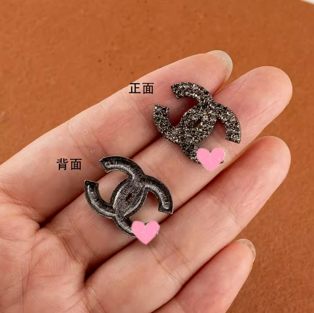 ミディアム2列グレーダイヤモンド 2.3×1.6cm（1個）