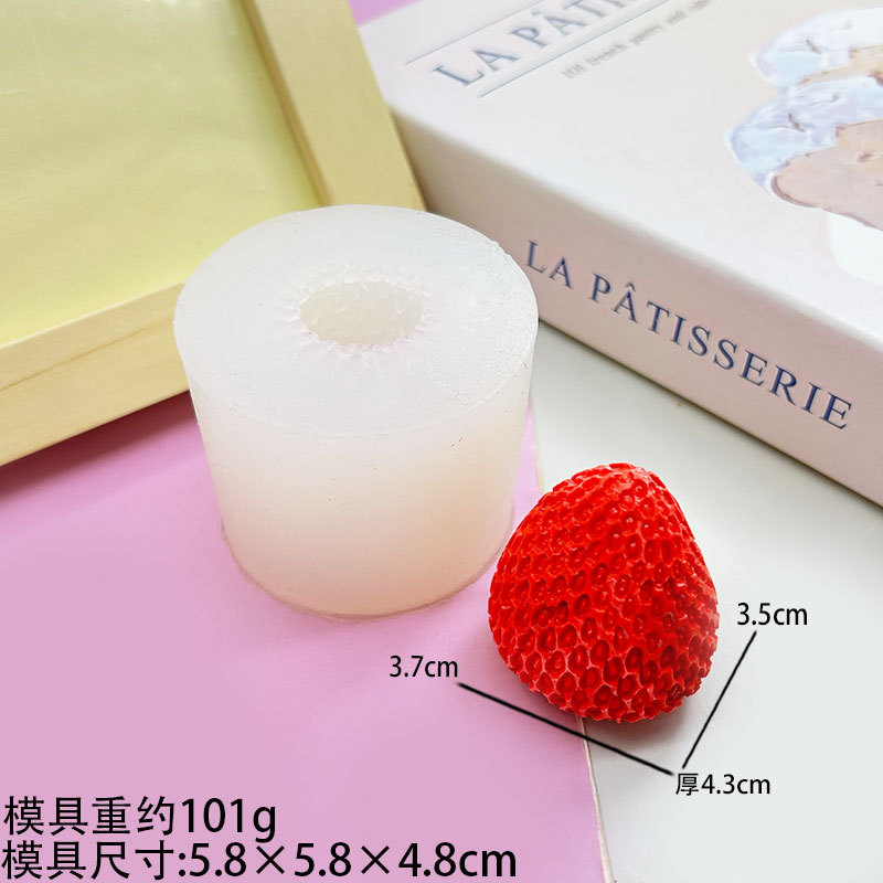大きな立体イチゴ型
