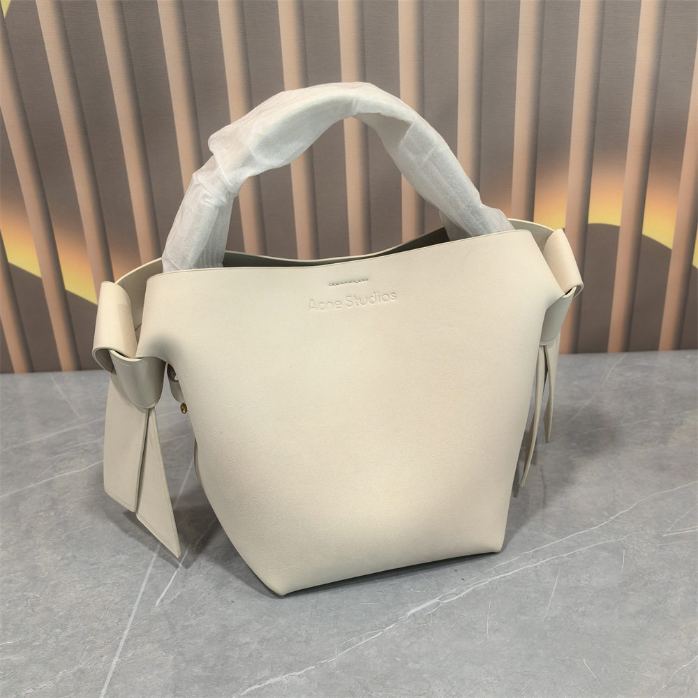 ホワイト(ロゴ入り)