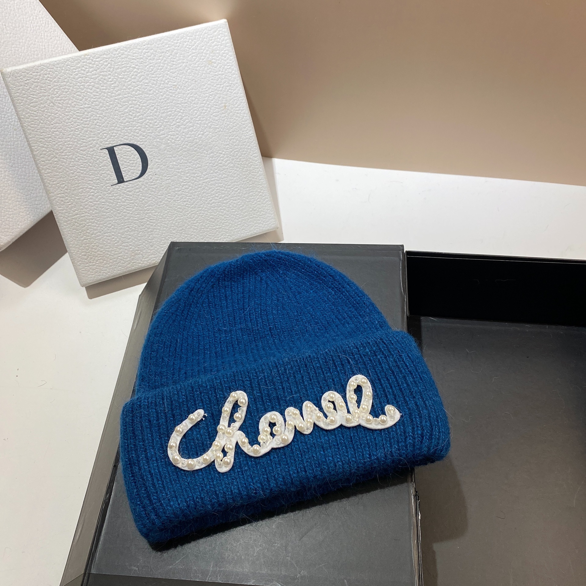 ピーコックブルー